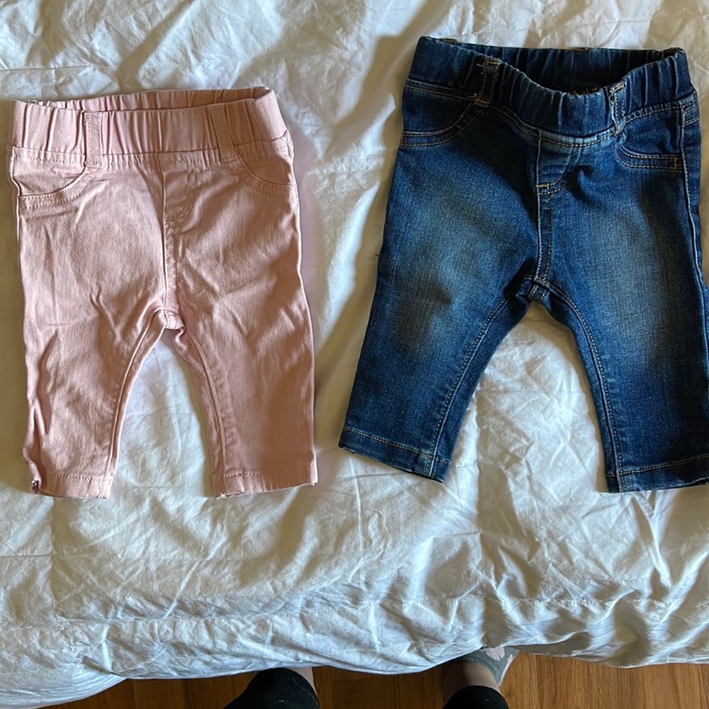 BABY GIRL 2 pack stretchy jeans! Size 0-3 months